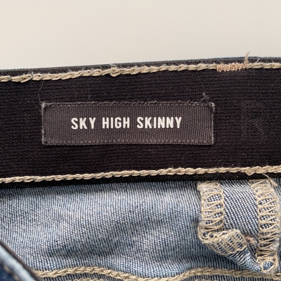 Torrid Medium Wash Sky High Skinny Jeans (24R) - Picture 3 of 4
